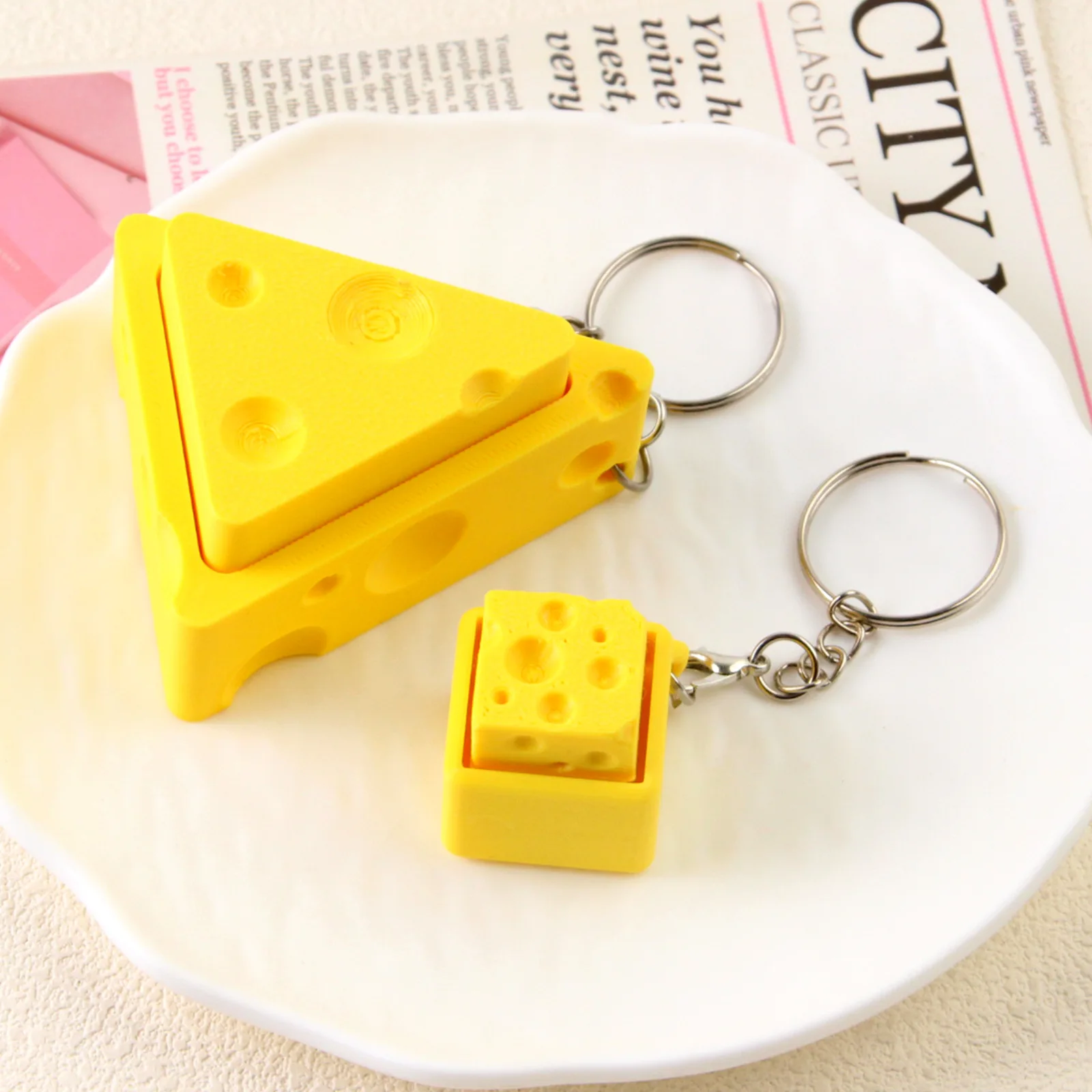 1PC 3D Printed Triangle Cheese Clicker Fidget Toy, Mechanical Keyboard Sound Stress Relief Hand Spinner, Portable DIY Bag Pendant Keychain Decor Accessory for Adults Anxiety Relief Daily Office Travel Use