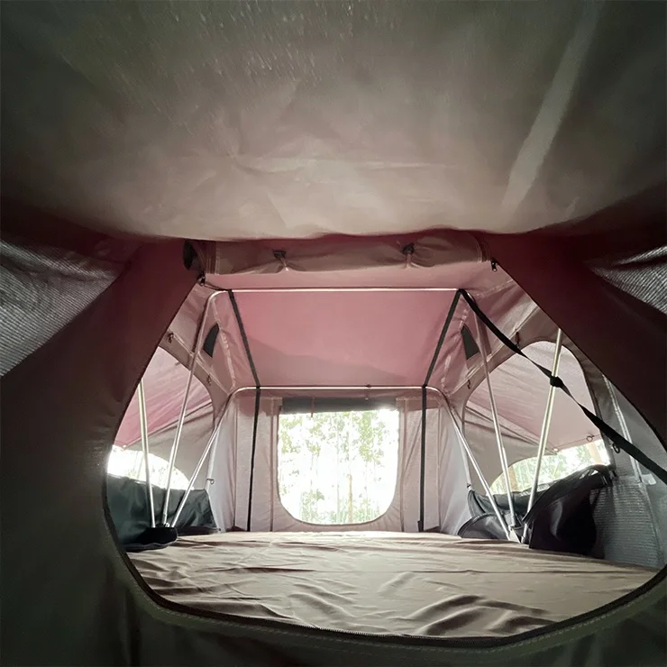 Рисунок 3 - Палатка на крыше автомобиля на 3-4 человека