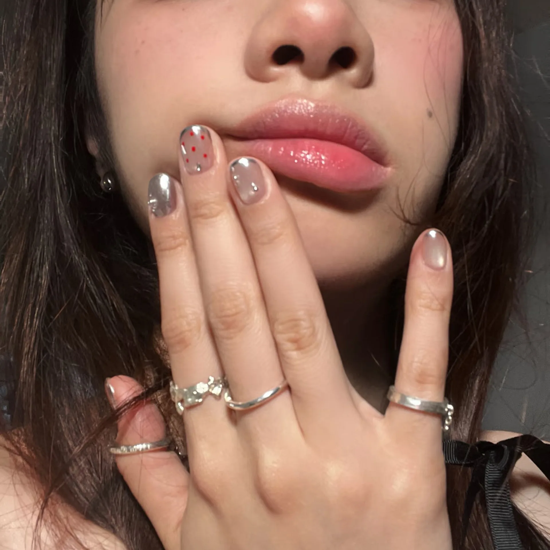10pcs Handmade ภาษาฝรั่งเศสคําสั้นกดบนเล็บเงา CAT EYE Polka Dot Silver Powder Design เล็บปลอมสวมใส่เล็บเคล็ดลับ Art หญิง