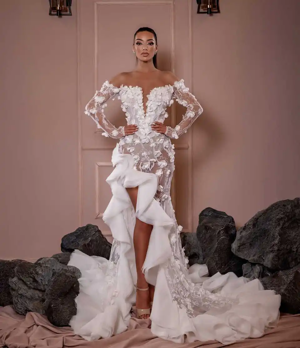 Nowe Suknie Ślubne Długi Rękaw Suknia Wieczorowa Dekolt V Aplikacje Koronka 3D Kwiaty Tiul Plisowany Tren Suknie Ślubne Plus Size Szyte na Miarę