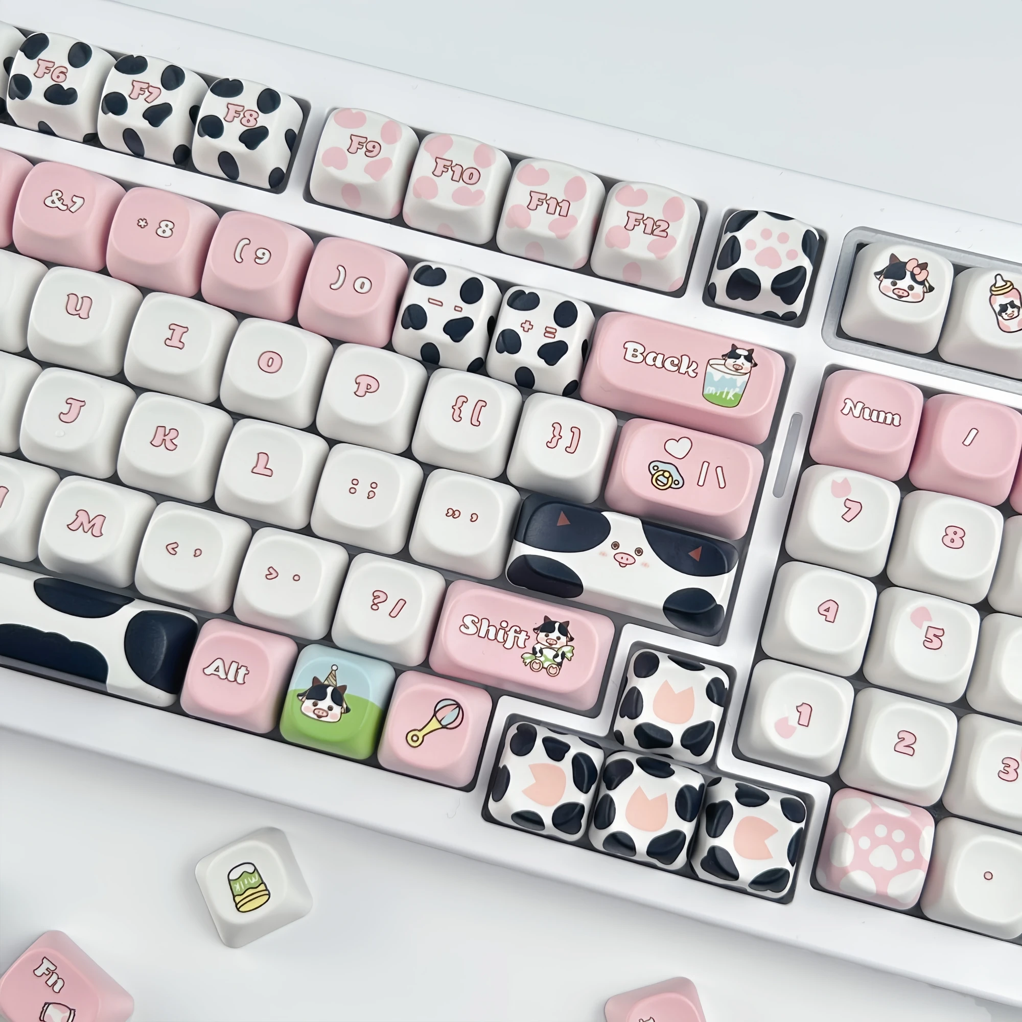 MAIMOOO Cow Mumu Cute Pink Keycaps MOA Profile PBT Dye Sublimation Dairy Cow Pasture Keycaps for Cross-axis Mechanical Keyboard