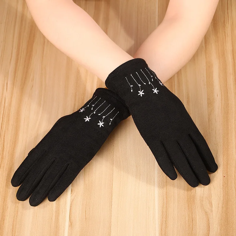 New Autumn And Winter Women Thicken Keep Warm Embroidery Suede Gloves Drive Cycling Cute Lovely Elegant Windproof Soft