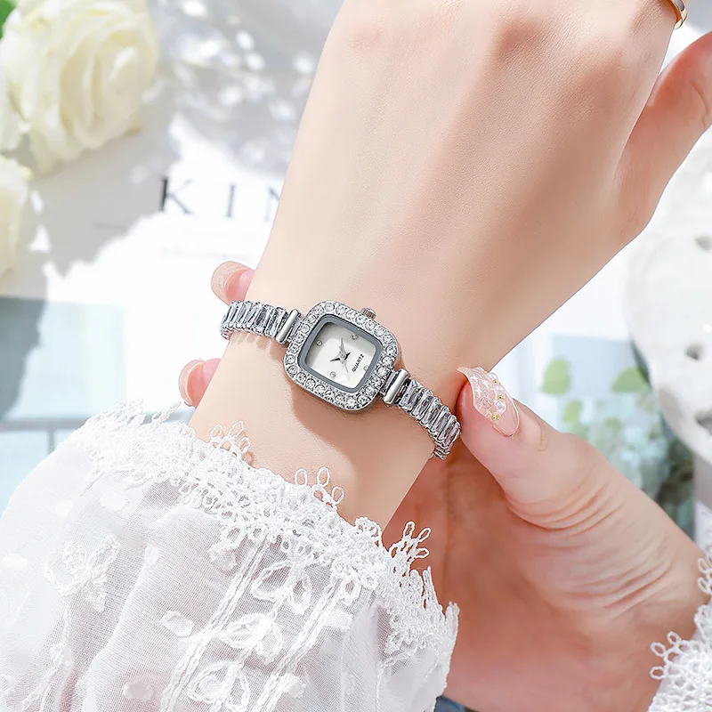 New Simple and Fashionable Women's Watch Square Student Bracelet Watch Women's Watch Quartz Watch