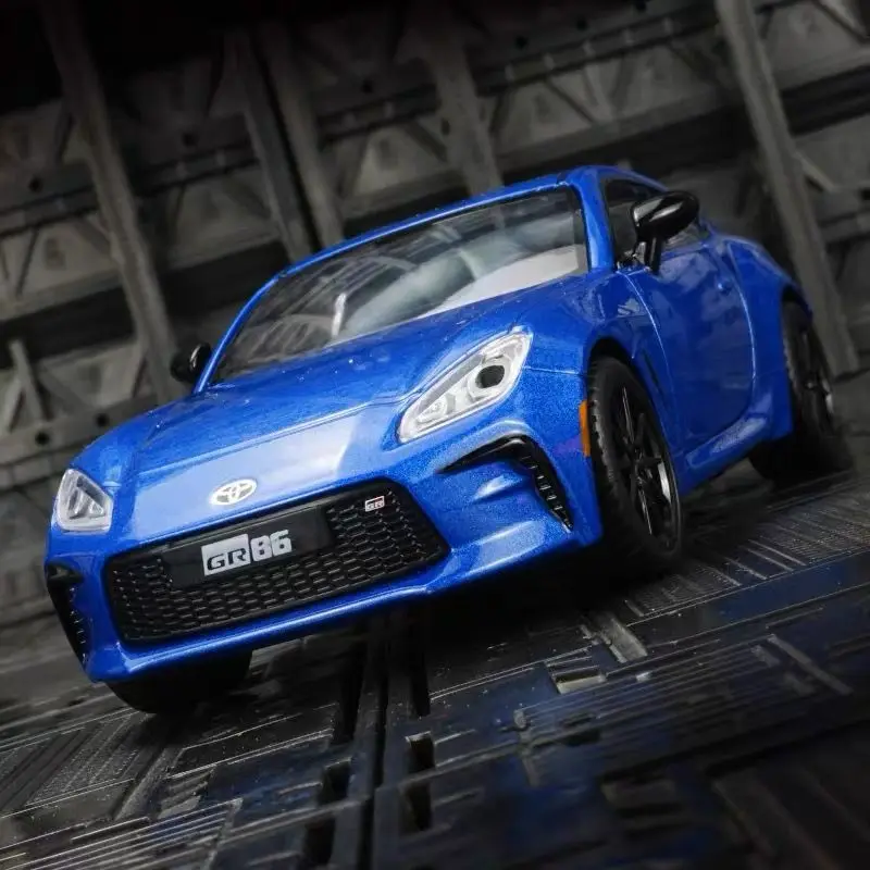 

1/28 Toyota GR86 модель спортивного автомобиля из сплава, литье под давлением, металлические трековые гоночные машины, модель автомобиля, имитация звука и света, детские игрушки, подарок