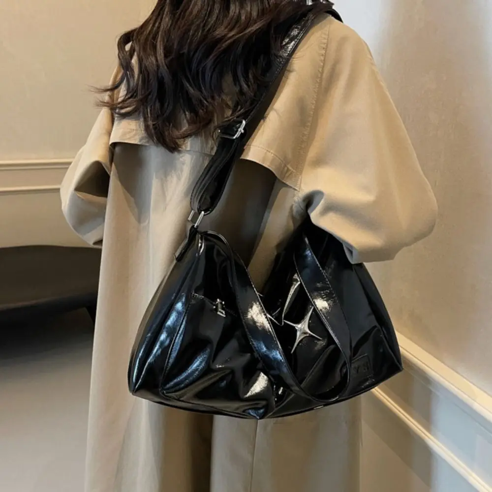 

Vintage PU Leather Punk Tote Bag Black Large Capacity Y2K Armpit Bag Elegant Zipper Bowling Handbag Women