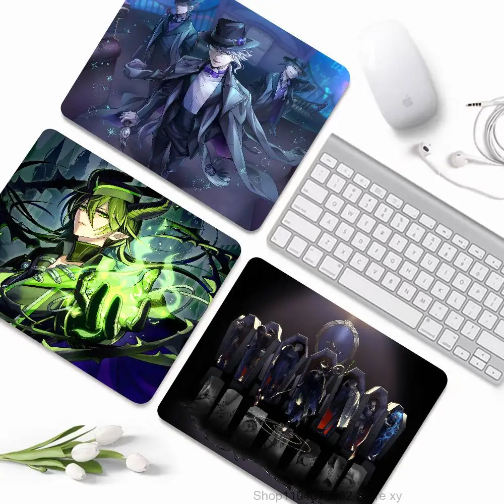 Anime Disney Twisted-Wonderland Mousepad Small LockEdge Mouse Pad For Gamers Computer Desk Pad Rectangular Anti-slip Rubber