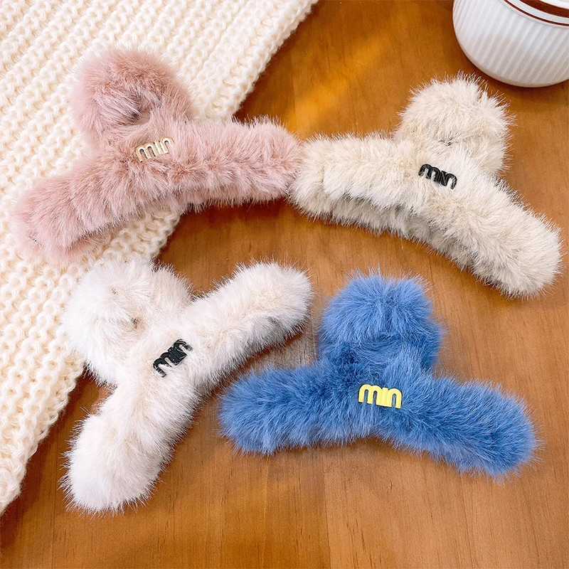 Winter Plush Letter Hair Claw Elegant Acrylic Hairpins Faux Fur Grab Clip Korean Fashion Hair Clips Women Girls Hair Accessories