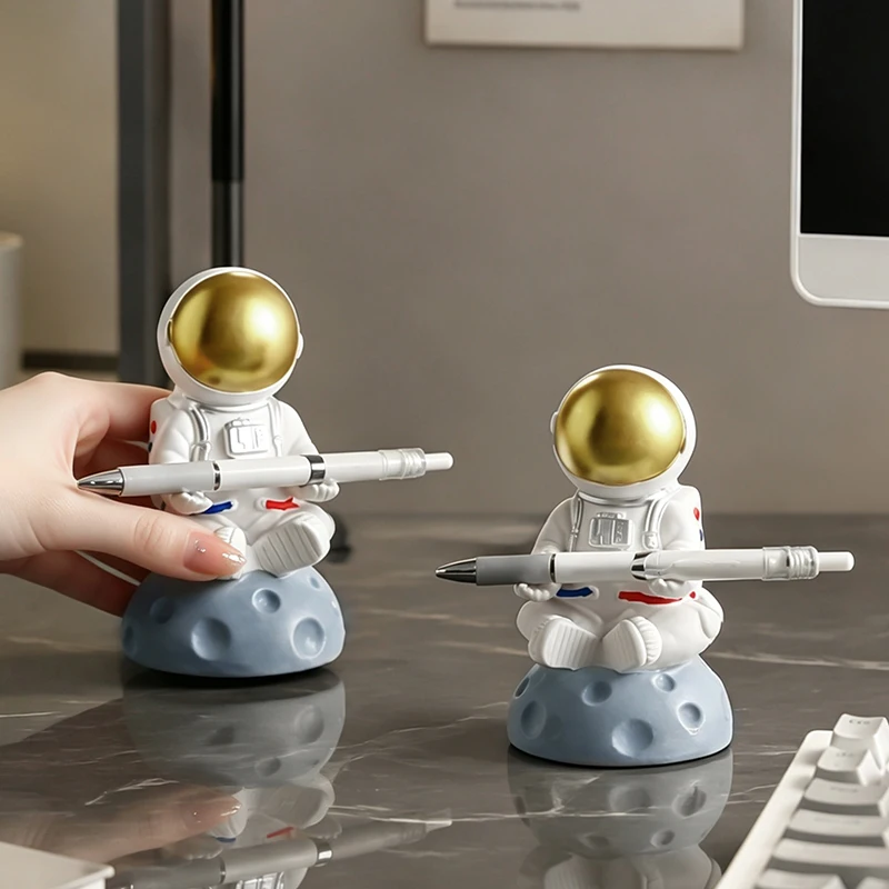Whimsical Resin Astronaut Pen Holder Multi‑use Eyeglasses Stand Cute Spaceman Desktop Figurine Back to School Gift Home Office