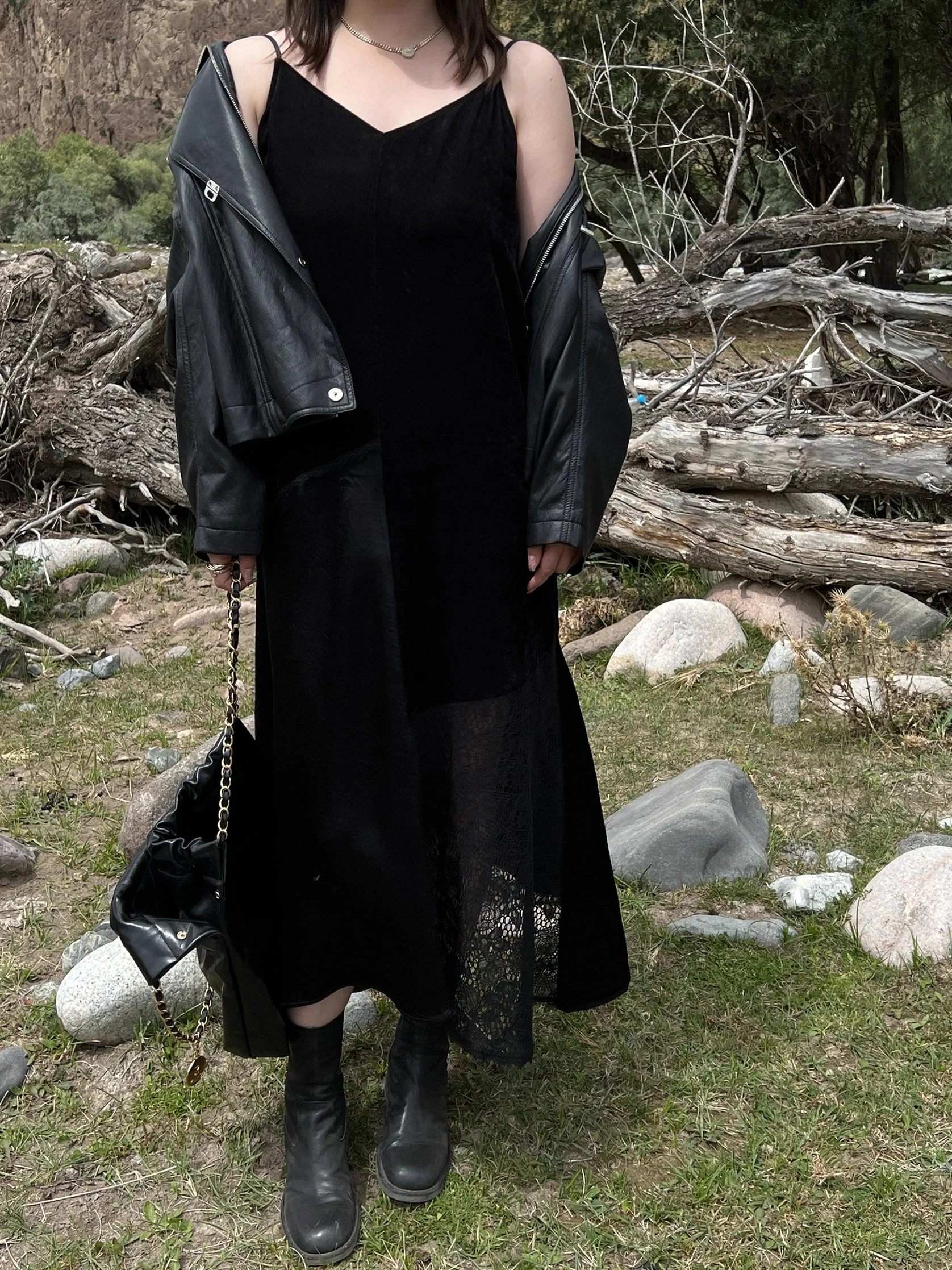 

Платье JiJi Private Label больших размеров из ацетатного шелка на бретелях, длинное, для важных мероприятий, комфортное, дышащее, для городских поездок...