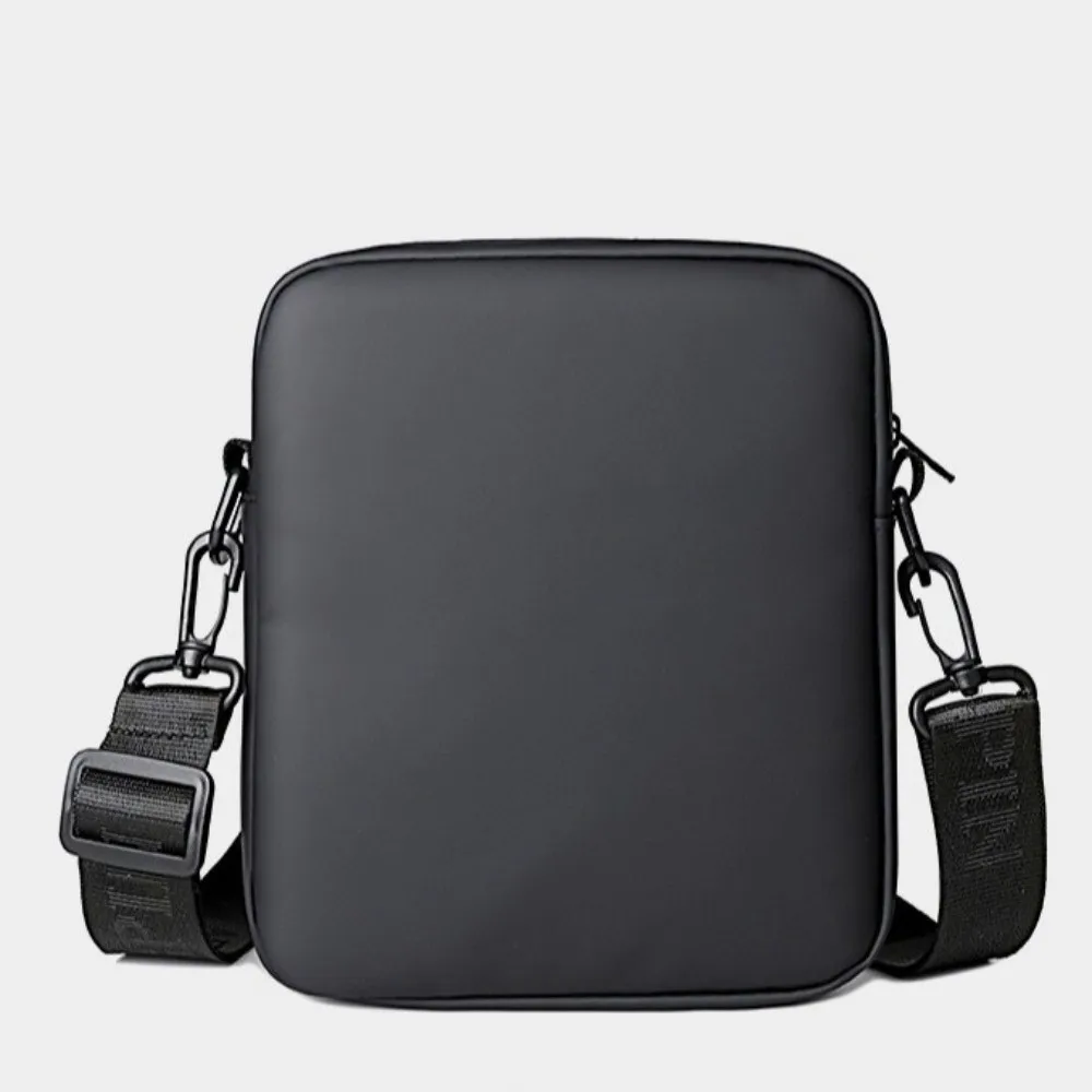 Portable Large Capacity Men Crossbody Bag Waterproof Lightweight Messenger Bag Street Casual Mobile Phone Bag Hiking Trips
