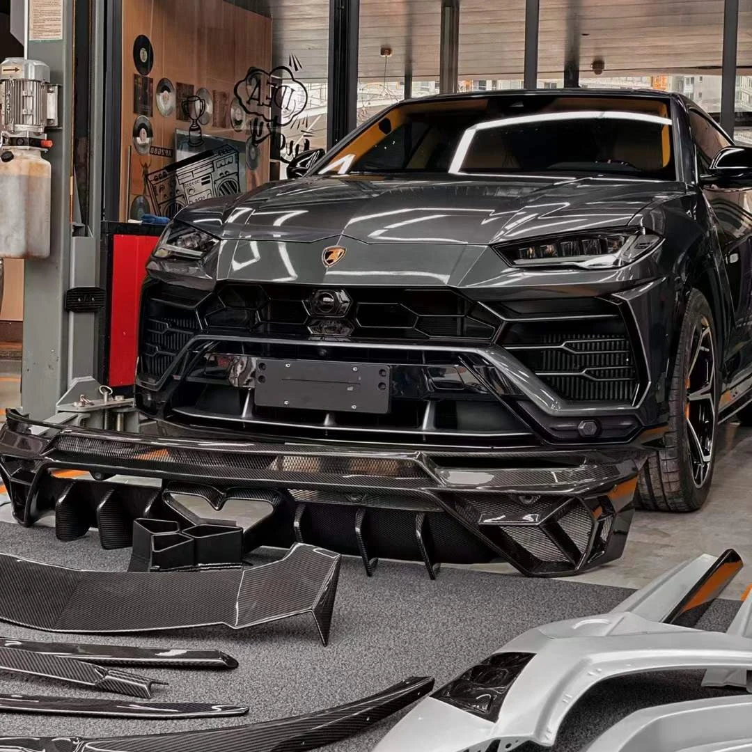 Neues 100% hochwertiges Trockenkohle-Bodykit für Lamborghini Urus-Upgrade auf M-Stil