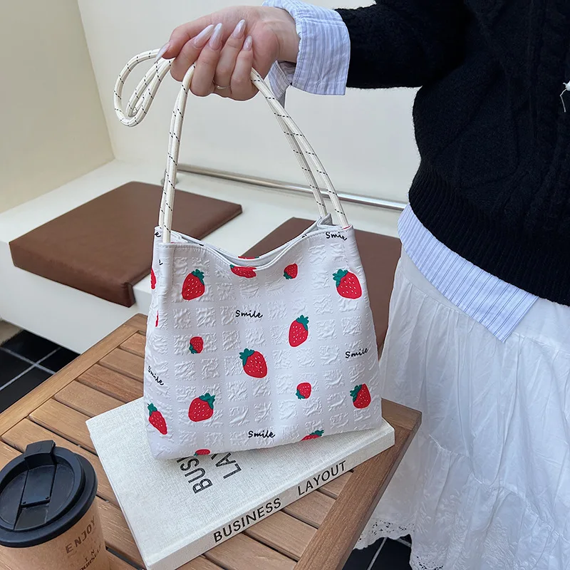 

2025 New Trendy Strawberry Bag Women Sweet Print Rope Shoulder Fashion Commuter Crossbody Purse