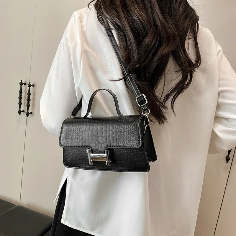 2025-nova-bolsa-feminina-versatil-bolsa-quadrada-pequena-simples-e-elegante-bolsas-crossbody-casuais-francesas