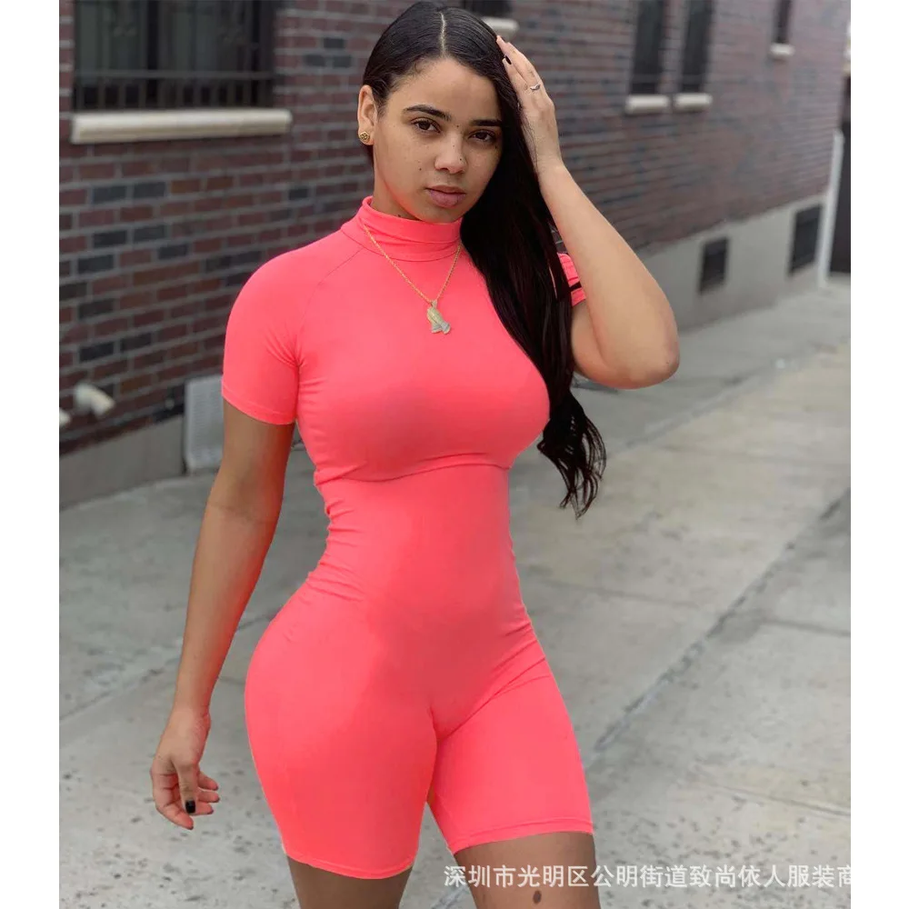 مخزون جديد لعام 2026 ملابس نسائية عصرية عالية المرونة ومثيرة ضيقة، شورت بذلة للجري واللياقة البدنية الرياضية