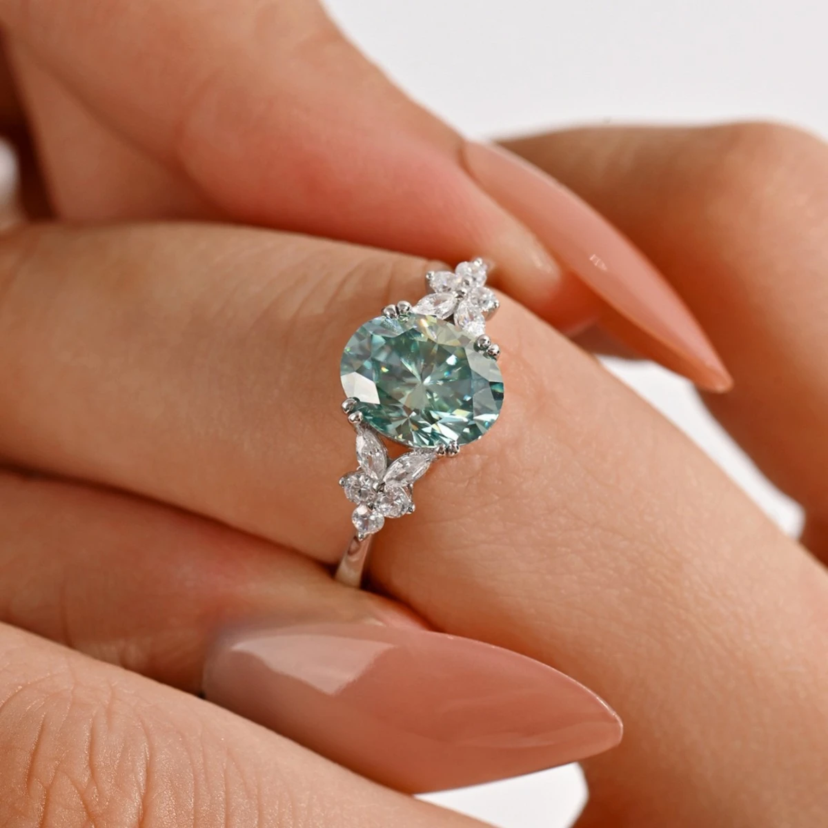 NKHOG 2CT Green Moissanite Rings 925 Sterling Silver For Women Oval Cut Lab Diamond Wedding Engagement Band Fine Jewelry Gifts