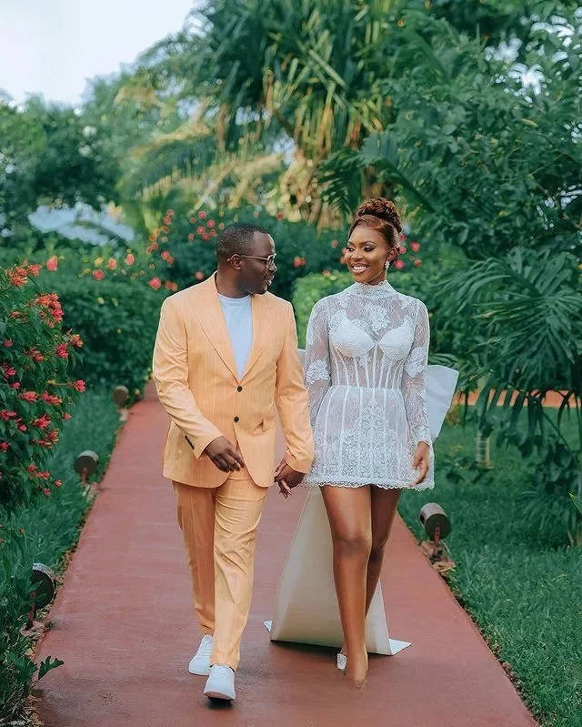 Personalizado curto vestido de casamento africano vestidos de noiva para noiva ilusão mangas compridas alta pescoço frisado renda pérolas banhado noiva