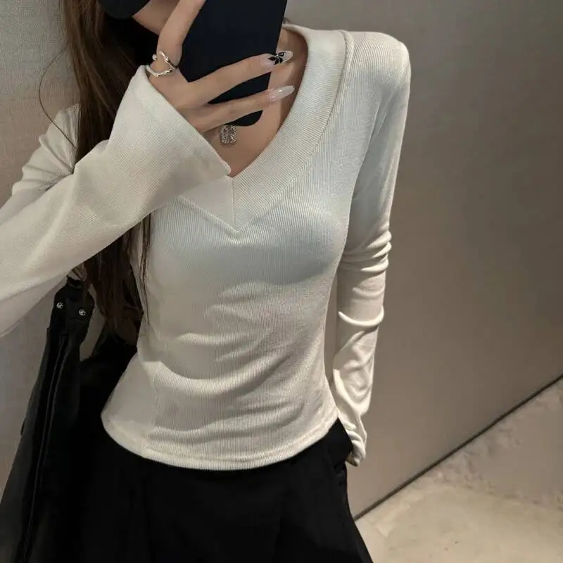 

Осень-зима, новые шикарные топы с v-образным вырезом, женские корейские модные узкие футболки с длинными рукавами, утепленные вязаные футболки для внутренней одежды