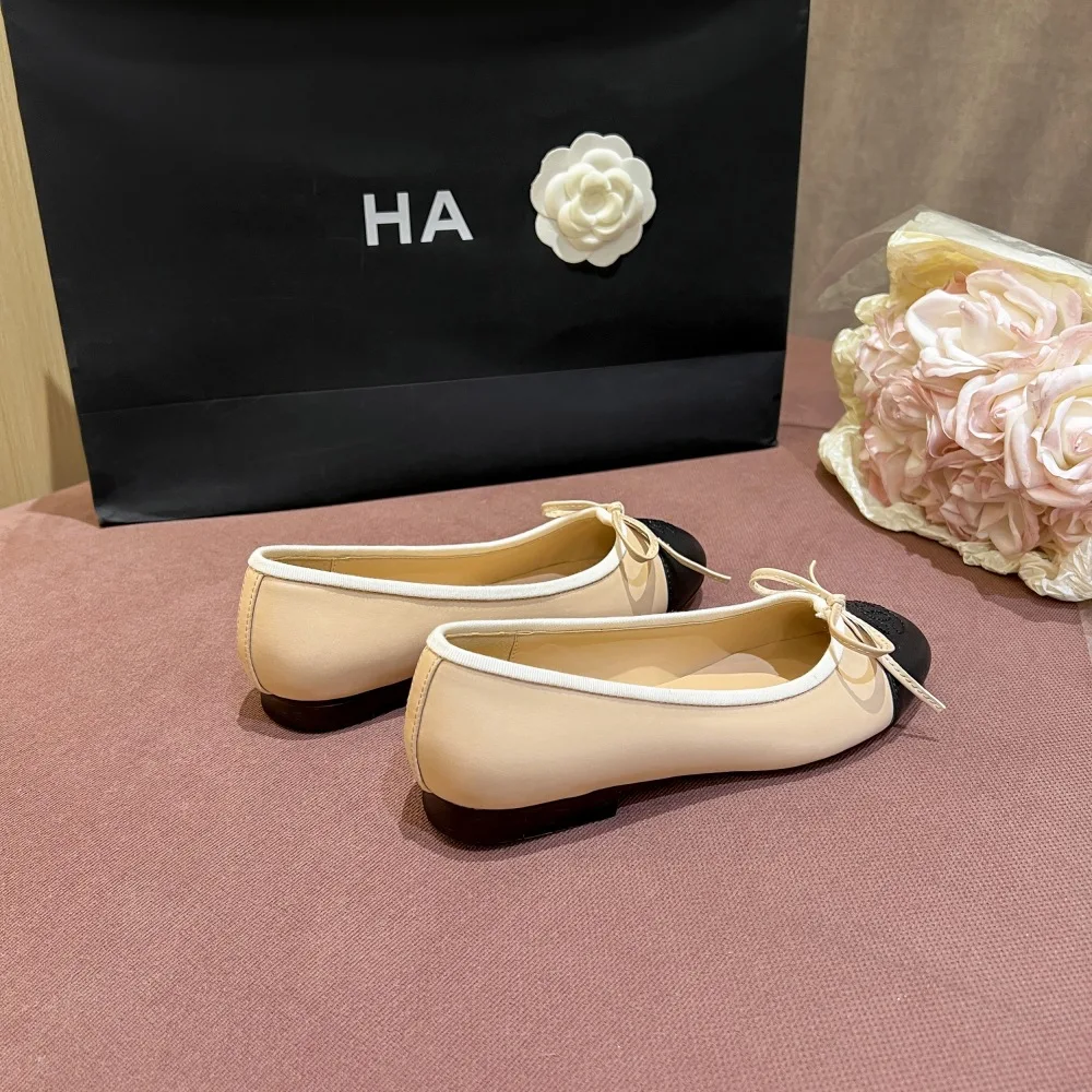 High version small fragrant style flat sole single shoe for women with round toe and light mouth, color matching apricot leather
