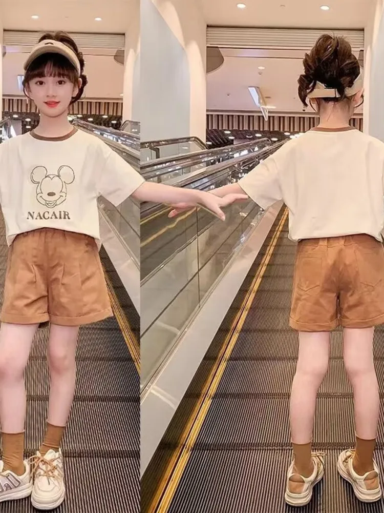 

Girls' Summer Set New Western Style Children's Internet Celebrity Fashionable Girls' Summer Short Sleeved Shorts Two Piece Set