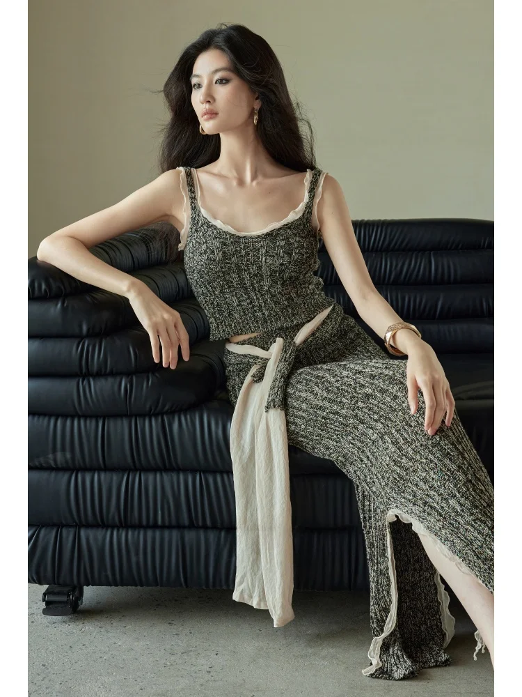 

WANGXO Gold And Silver Thread Knitted Half Skirt Scarf Set with Sculptural Appeal Vintage Brown Tone Strapless Three Piece Suit