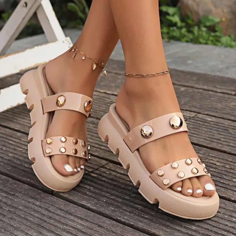 Flops Beach Sandals Women Designer New Studs Party Dress Slippers Women's Thick Sole Sandals High Heels Slippers New Summer Flip