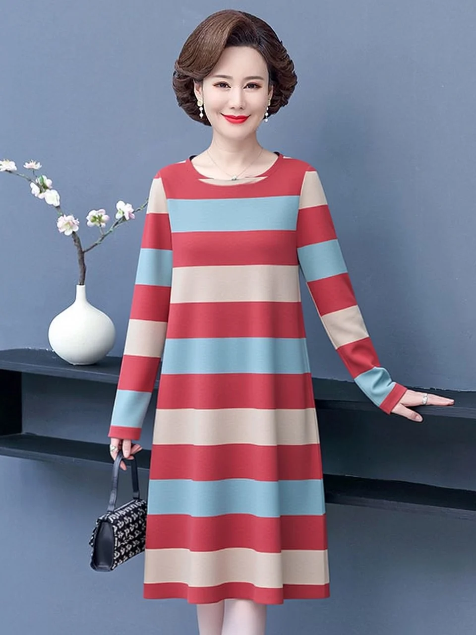 

Платье-миди с длинным рукавом для похудения, новинка 2026 года, повседневное, с круглым вырезом, для женщин среднего возраста, из полиэфирного волокна, приталенное