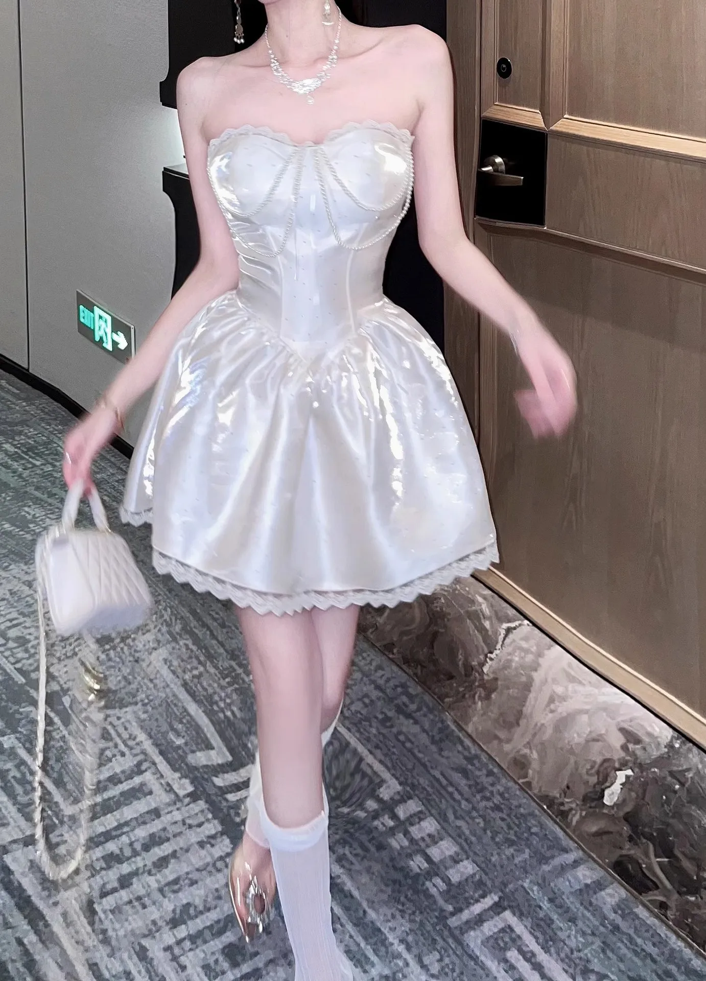 High Quality Luxury Chest Hugging Dresses Spring Women Sleeveless Backless Ball Gown Dress Summer High Waist Zipper Mini Dress