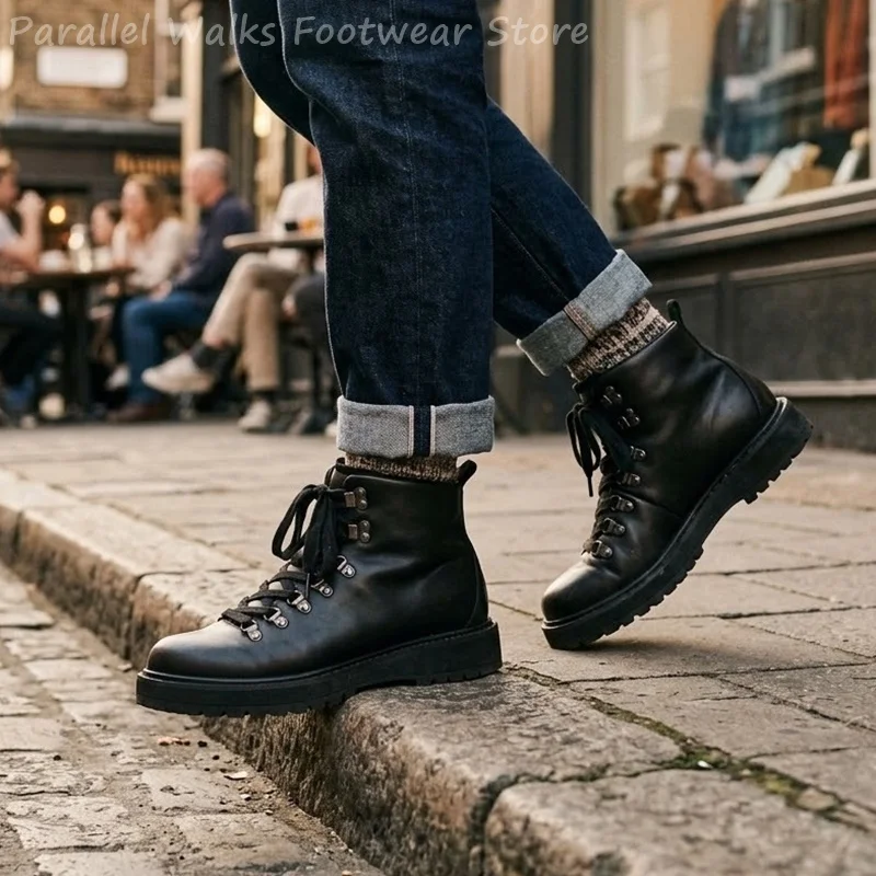 Botas de senderismo retro para hombre, con suela gruesa y diseño de tacos, con cordones y anilla en forma de D, botines con cordones en color rojo contrastante, ideales para actividades al aire libre, montaña, trabajo, uso militar y uso casual.