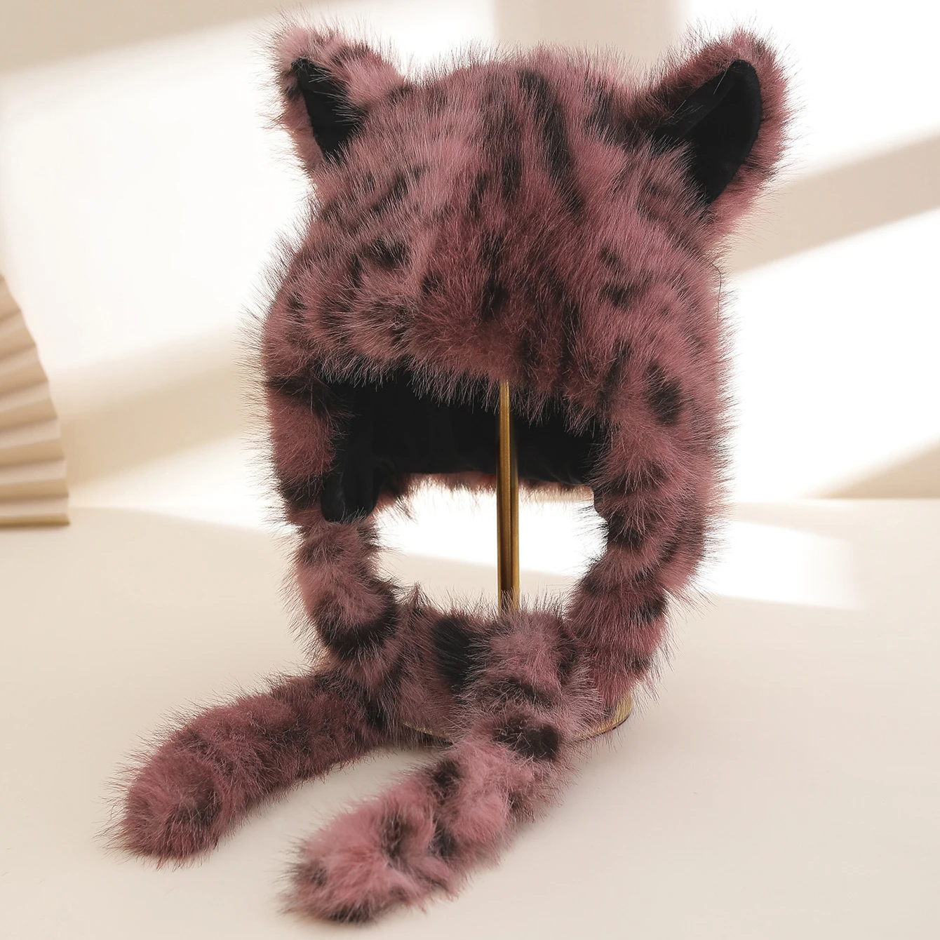 새로운 가을 겨울 플러시 귀여운 표범 무늬 긴 귀 따뜻한 귀마개 모자, 긴 땋은 머리 야외 레이펑 모자