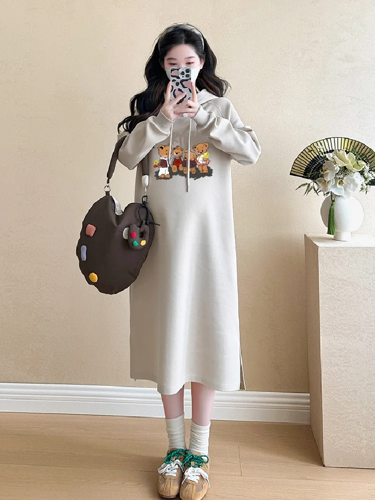 abito-da-maternita-modello-imbottito-stile-coreano-comodo-e-alla-moda-con-maniche-lunghe-cappuccio-lunghezza-media-e-stampa-a-tema-cartone-animato