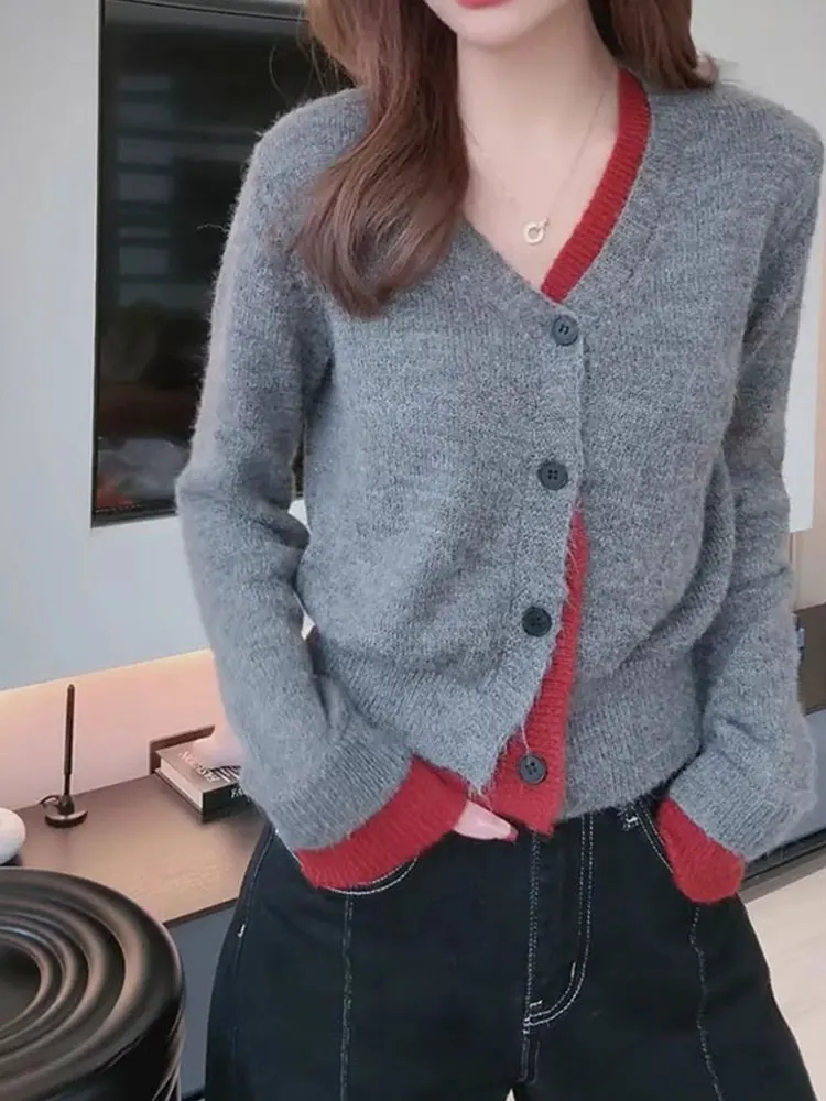 

Faionable Korean Sle Long Sve V-Ne Knitted Sweater Casual Commute Women's Top Layered Look Buttoned Knitwear
