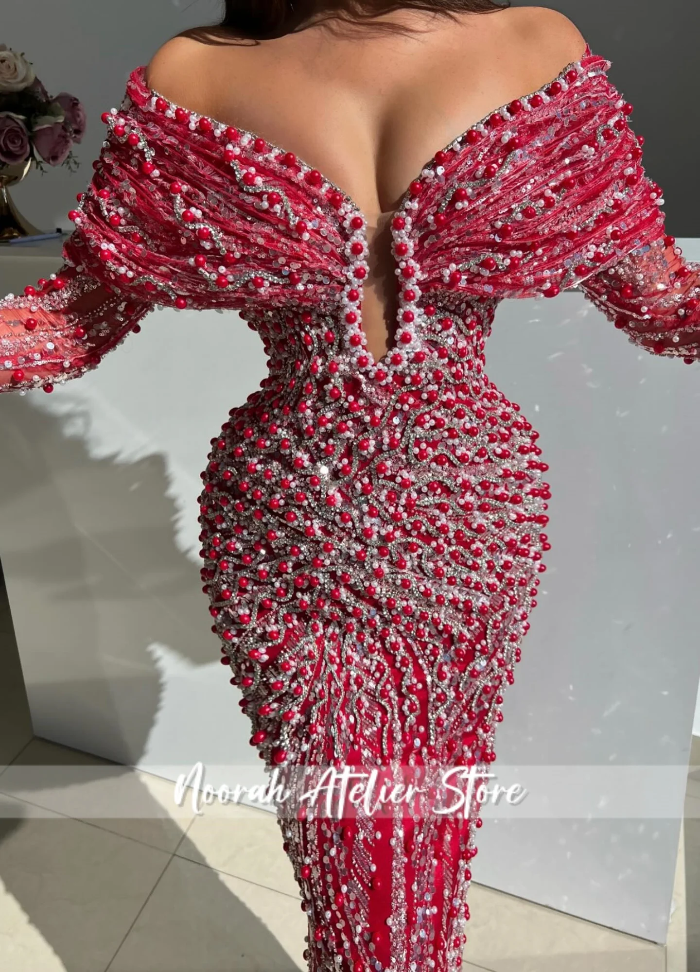 Abiti da sera con perle di paillettes di lusso con spalle scoperte rosse 2025 Abito da ballo con sirena per celebrità di Dubai da donna personalizzato