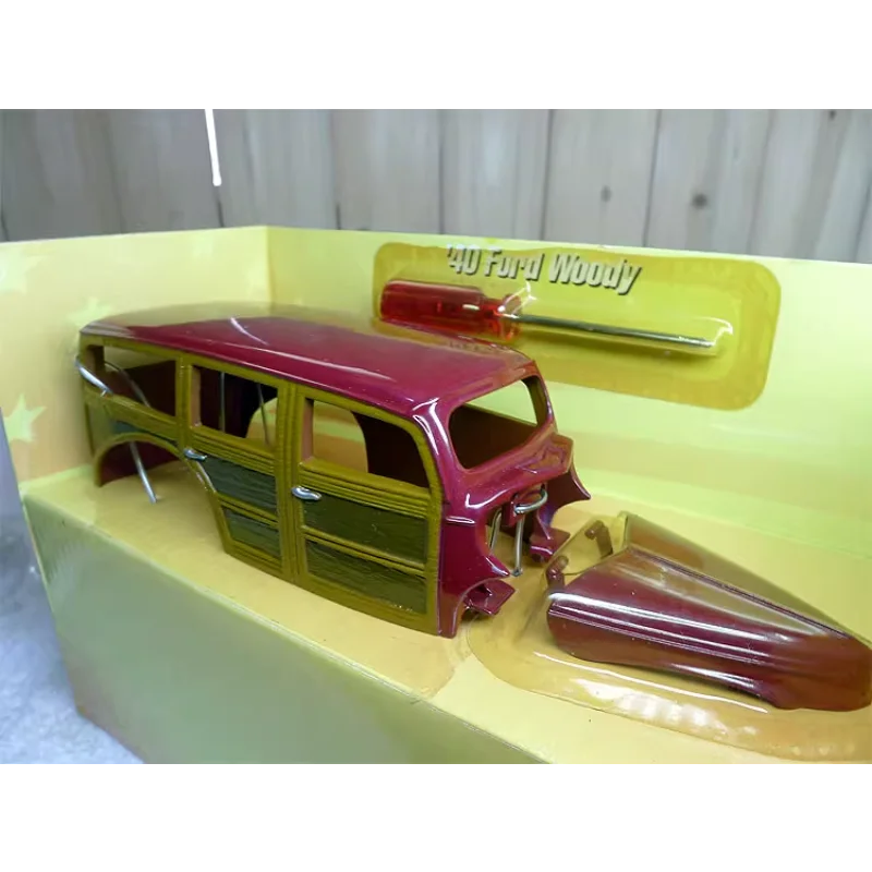 

Diecast AMT 1:24 Scale 40 Ford Woody Classic Alloy Assembly Car Model Collectible Toy Gift Souvenir Display Ornament