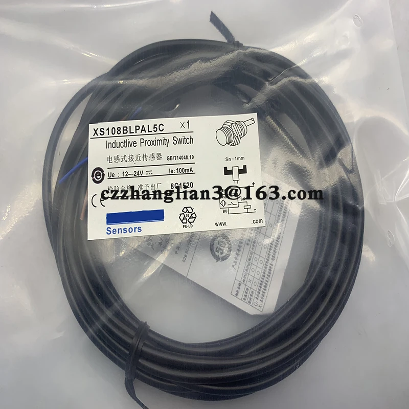 

New proximity switch sensor XS106B3PBM8 XS106B3NBM8 in stock