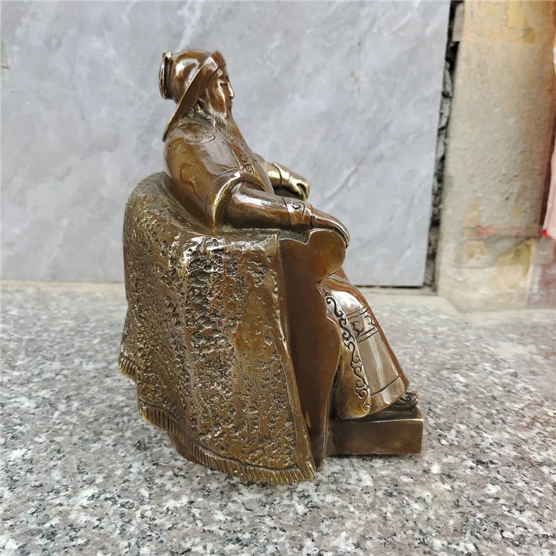 Genghis Khan Sitting Statue, the Genius of His Generation, Ironwood True, Pure Figure Sculpture, Bronze Home Decor