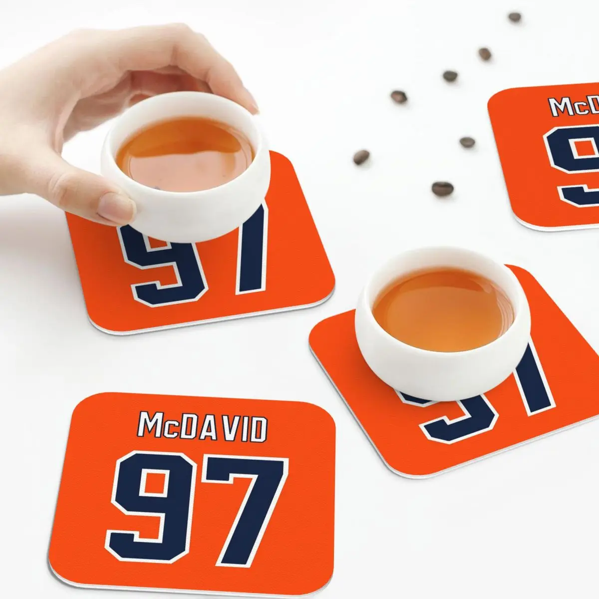 

Connor McDavid 97 для Edmonton Oilers, подставки для вентиляторов, кухонные салфетки, изоляционные кофейные коврики для чашек, посуда, подушечки, набор из 4 шт.