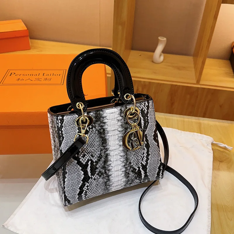 

bags2025 new fashion snakeskin pattern Princess Diana bag versatile portable small square bag contrasting color shoulder bag