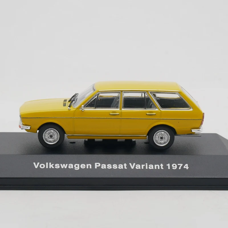 Diecast Ixo 1:43 Scale VW Passat Variant 1974 Passat Station Wagon Alloy Car Model Collectible Toy Gift Souvenir