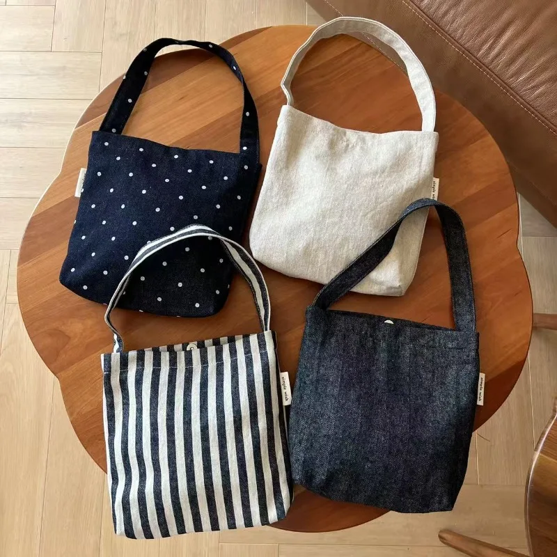 حقيبة تحت الإبط من قماش الدنيم ذات شريط ريترو ونقاط البولكا - محفظة كتف صغيرة من القماش البوهيمي للنساء