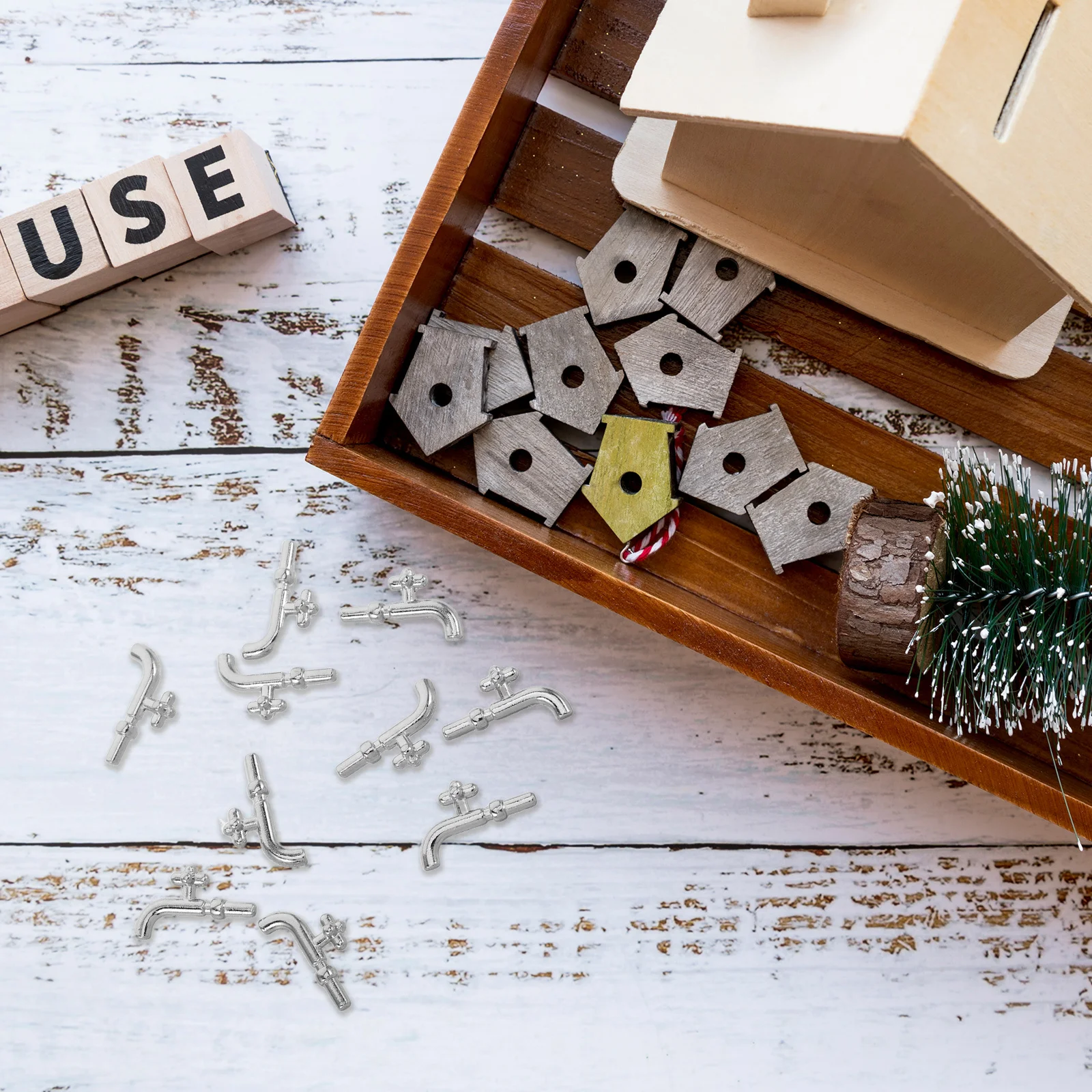 10 pçs decoração de torneira em miniatura única cabeça torneira falsa para cozinha banheiro montagem diy vívido micro paisagem decoração