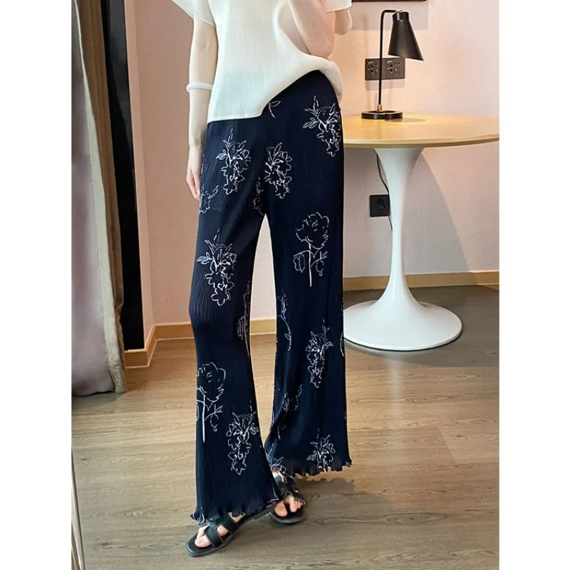 Spodnie damskie na lato 2025 w nowym chińskim stylu, plisowane, uniwersalne, codzienne, luźne, niszowe, proste, z wysokim stanem, wyszczuplające, z szerokimi nogawkami.