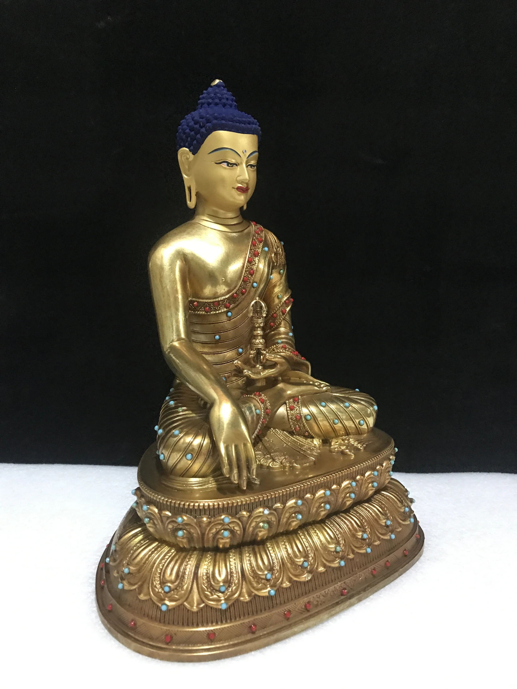 Motionless Buddha ornament Tibetan pure copper gilt imitation Nepalese craftsmanship home Seiko engraving Sakyamuni 10 inch 32cm