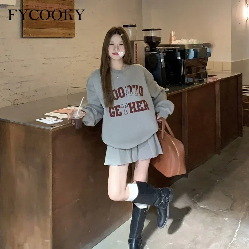 

2025 Dress Sets Women Vintage Pullover Sweatshirt + Pleated Skirt Set Female