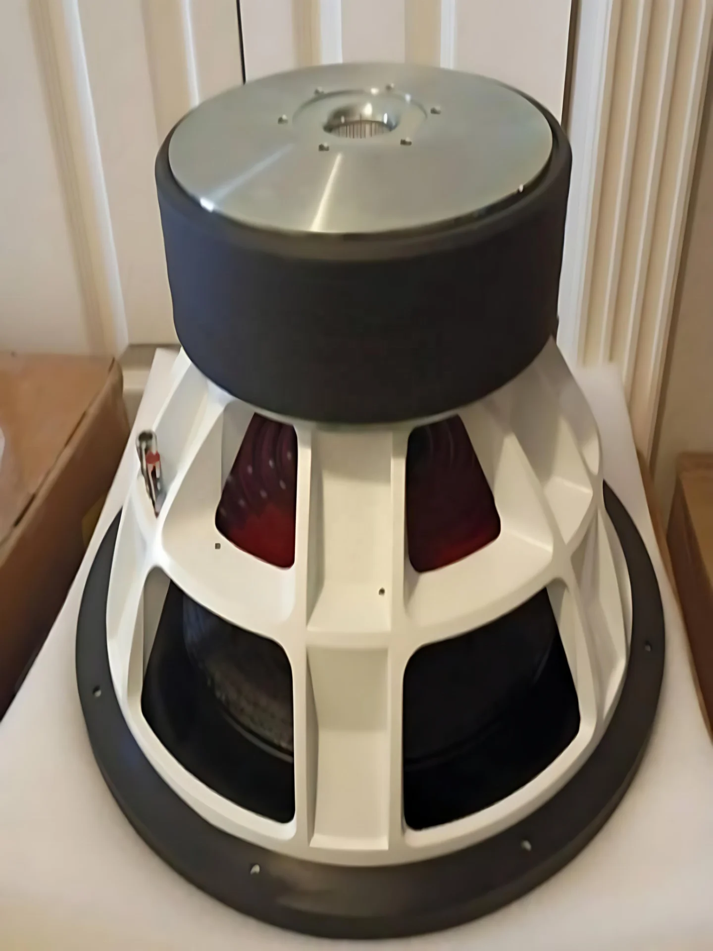2000W Rms Car Subwoofer DC 12V or DC 24V, 25HZ-500HZ Car Speaker HYW-1575-125-X Car Audio 15 Inch