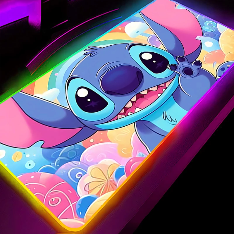 Alfombrilla de ratón RGB con retroiluminación Snoopy, borde de bloqueo XXL grande, accesorios para juegos de ordenador, alfombrilla LED para teclado, alfombrilla de escritorio
