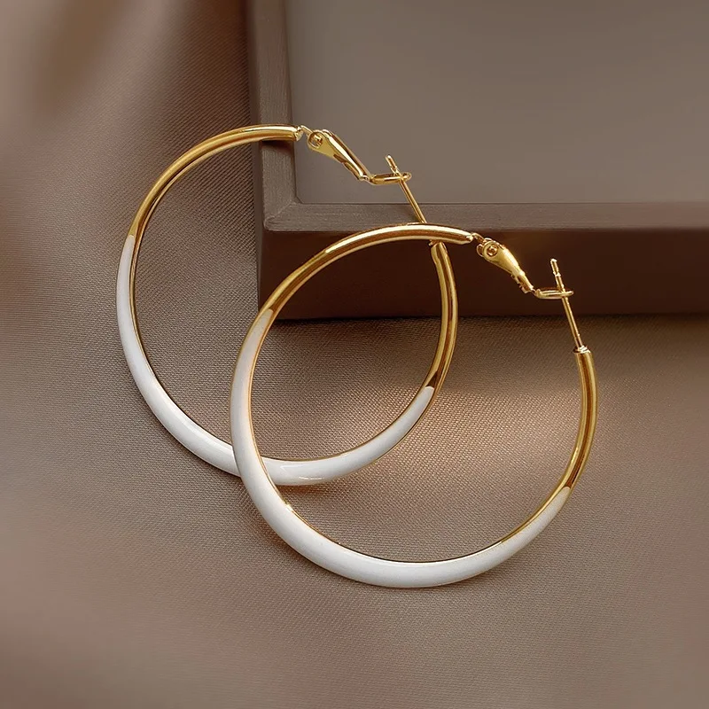 Fashion Big Hoop Earrings for Women Vintage Golden Color Circle Drop Earrings White Enamel Oil Round Earrings Party Jewelry Gift