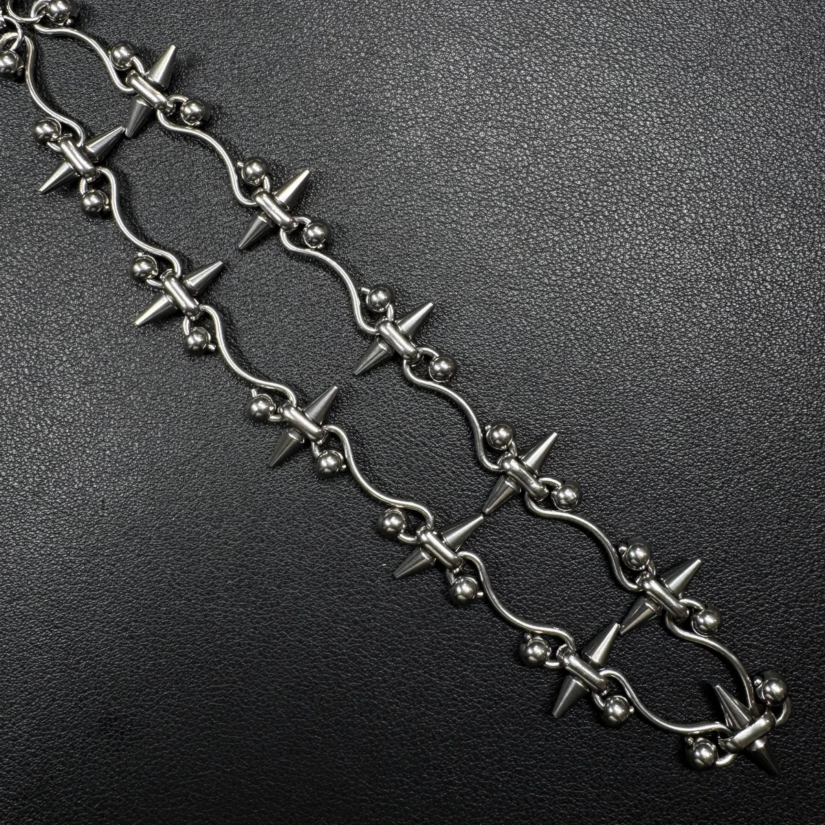 Personalisierte Rock-Halskette im Punk-Stil mit Spikes, coole, trendige, handgefertigte geometrische Halskette, Gothic Y2K Charm-Accessoires – Detail 7