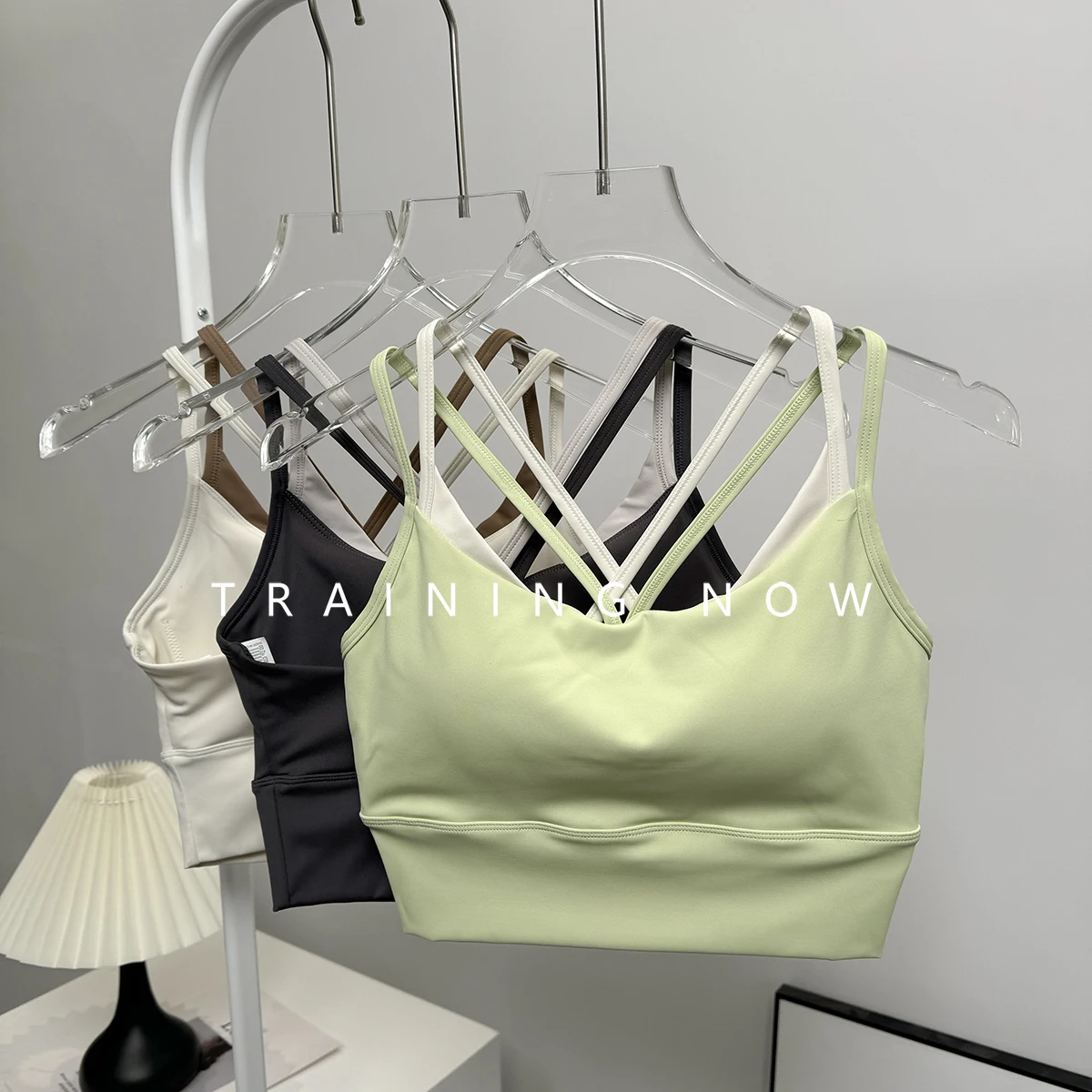 

Спортивное нижнее белье с тонкими бретелями для женщин, красивая спина, интегрированная нагрудная подушка, бюстгальтер для йоги с боковой грудью, бегом