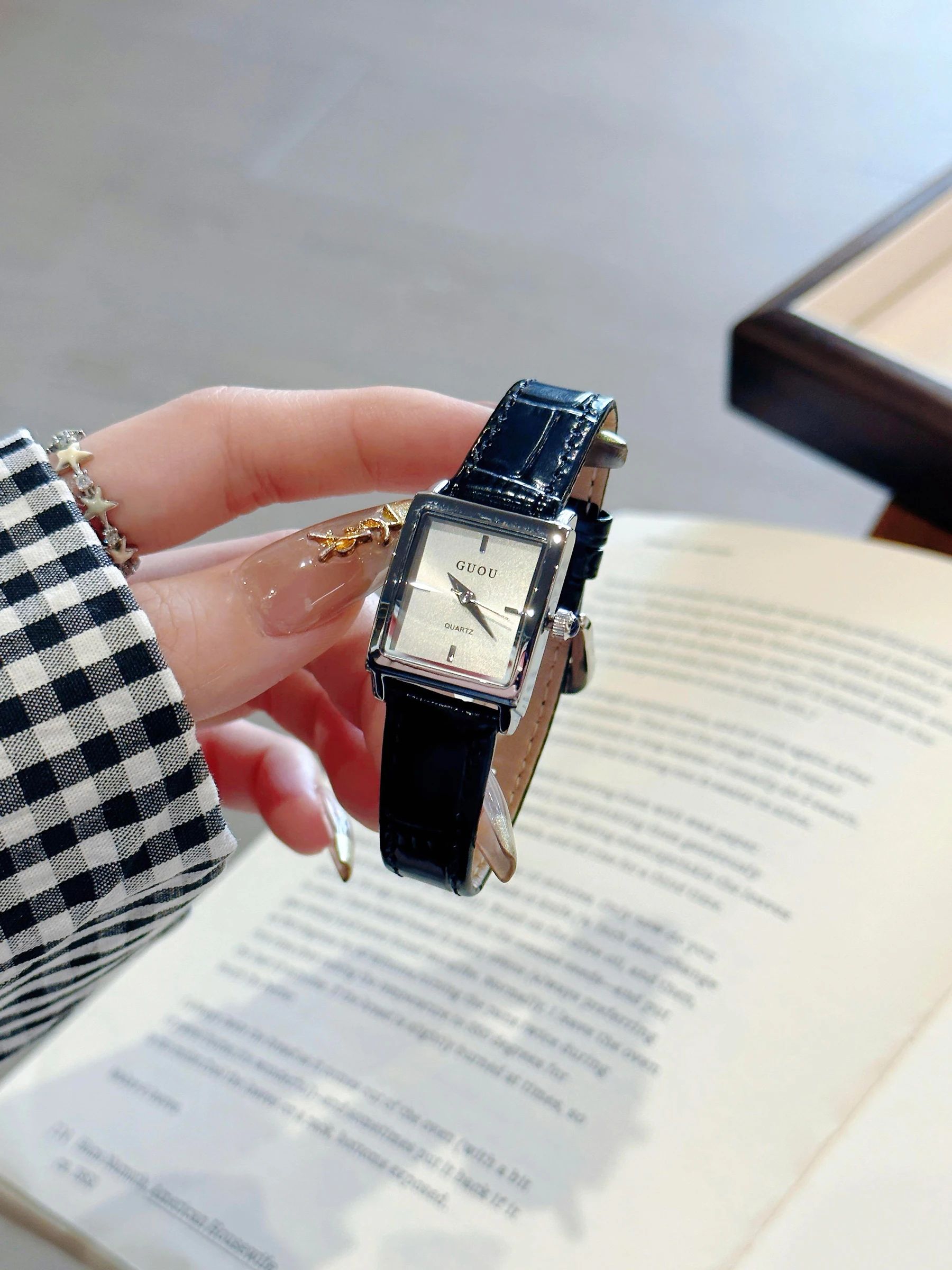 Original gift square watch women's light luxury 2025 new style high-end ladies temperament versatile girls watch ladies gift