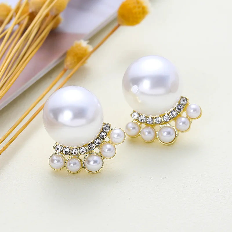 Trendy New Pearl Stud Earrings for Women Crystal Side White Imitation Pearl Korean Fashion Temperament Ear Accessories brincos